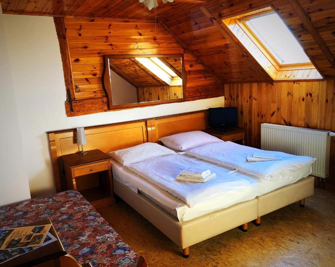 Hostinec Selsky Dvur Zbiroh Экстерьер фото