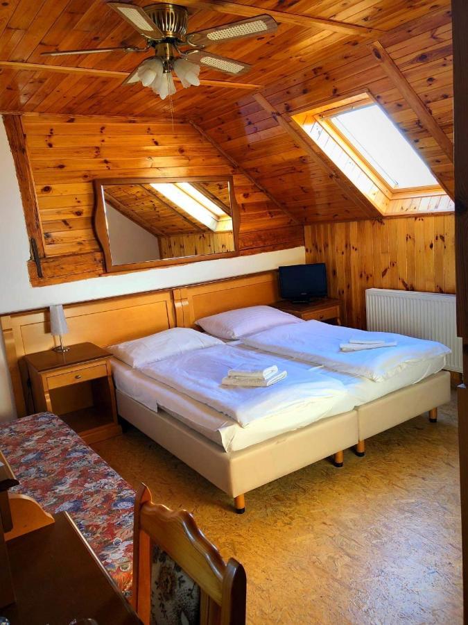 Hostinec Selsky Dvur Zbiroh Экстерьер фото