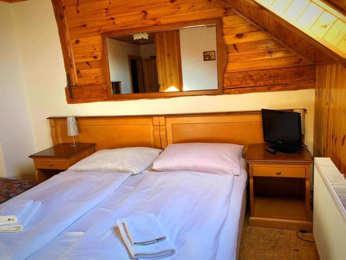 Hostinec Selsky Dvur Zbiroh Экстерьер фото