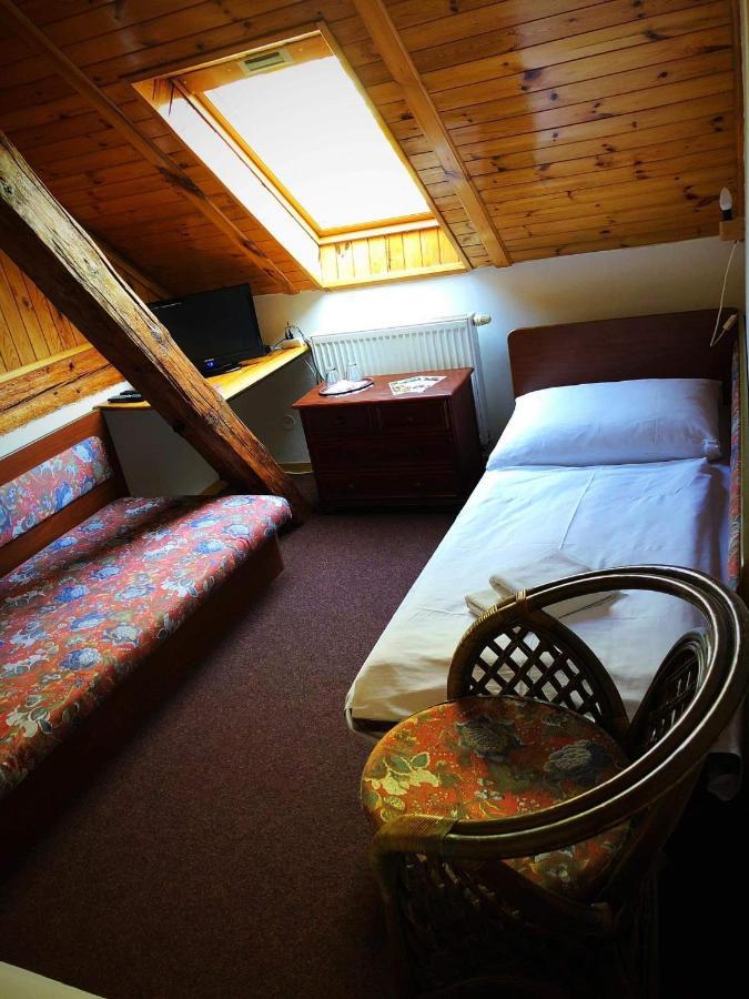 Hostinec Selsky Dvur Zbiroh Экстерьер фото