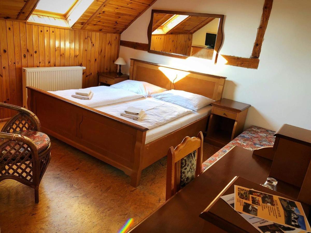 Hostinec Selsky Dvur Zbiroh Экстерьер фото