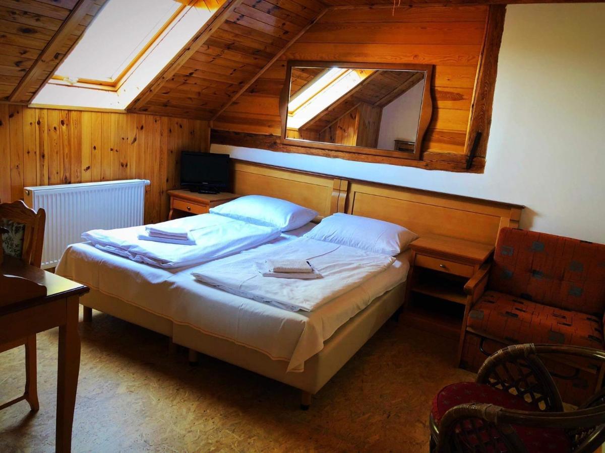 Hostinec Selsky Dvur Zbiroh Экстерьер фото